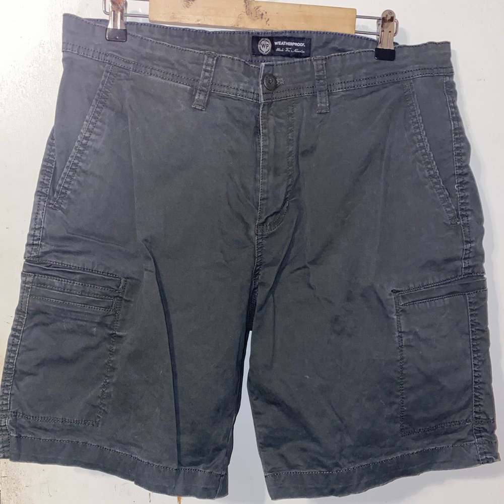 Weatherproof Men’s Gray Cargo Style Shorts Size 34